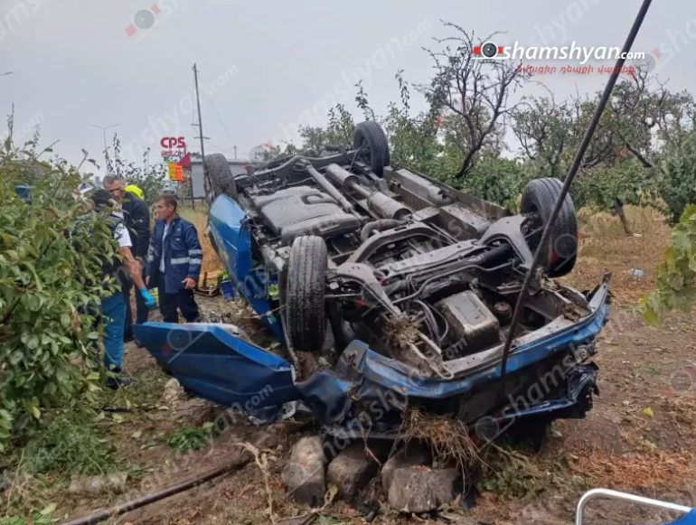 Արարատում «Ford Transit»-ը, մի քանի պտույտ շրջվելով, գլխիվայր հայտնվել է դաշտում, կա զnh