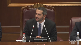 Մարդուն իր ավազանի կամ իր հոգևորական անունով դիմելը վիրավորանքի կամ բարեկրթության հարց չէ, դա քաղաքական, գուցե նույնիսկ եկեղեցական դիրքորոշման հարց է. Ռուբինյան Մարդուն իր ավազանի կամ իր հոգևորական անունով դիմելը վիրավորանքի կամ բարեկրթության հարց չէ, դա քաղաքական, գուցե նույնիսկ եկեղեցական դիրքորոշման հարց է. Ռուբինյան