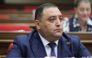 Ոչ ոք իր մեքենան օրը 5000 դրամով չէր տրամադրի, հանուն համայնքի է արել. ՔՊ-ականը՝ եղբոր Opel-ը պետությանը վարձով տալու մասին Ոչ ոք իր մեքենան օրը 5000 դրամով չէր տրամադրի, հանուն համայնքի է արել. ՔՊ-ականը՝ եղբոր Opel-ը պետությանը վարձով տալու մասին