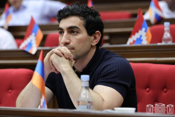 Հանրայինն ակնհայտ կողմնակալ է հօգուտ իշխանության․ Լևոն Քոչարյանը ելույթ է ունեցել ԵԽԽՎ-ում Հանրայինն ակնհայտ կողմնակալ է հօգուտ իշխանության․ Լևոն Քոչարյանը ելույթ է ունեցել ԵԽԽՎ-ում