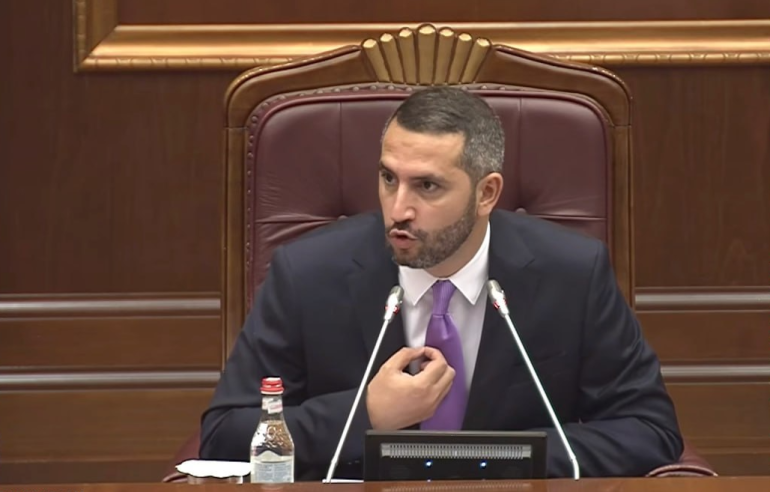 ԱԺ նիստերը «Ալֆրեդի սենյակի» են վերածվում, զսպեք ձեր ներսի պոետներին. Ռուբինյանը՝ ընդդիմությանը ԱԺ նիստերը «Ալֆրեդի սենյակի» են վերածվում, զսպեք ձեր ներսի պոետներին. Ռուբինյանը՝ ընդդիմությանը