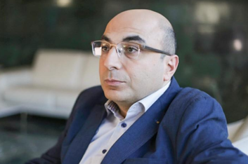 Երբ պետությունը կանգնած է քաղաքական լրջագույն որոշումների նախաշեմին, իսկ հասարակությունը հպարտանում է, որ ինքը քաղաքականությամբ չի զբաղվում, սա է լինում. Հովհաննիսյան