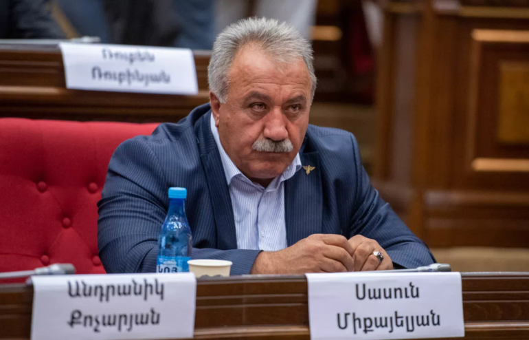 Իմ կարգի մարդը կարո՞ղ է նեղված լինի. Սասուն Միքայելյանը չի ընտրվել Պաշտպանության և անվտանգության հարցերի մշտական հանձնաժողովի նախագահի թեկնածու