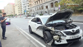 Վերին Անտառայինում բախվել են «Toyota»-ն ու «Mercedes»-ը, որոնցից մեկն էլ բախվել է ճանապարհի թույլատրելի հատվածում կայանված «Wuling»-ին, վերջինն էլ բախվել է կայանված «Genesis»-ին Վերին Անտառայինում բախվել են «Toyota»-ն ու «Mercedes»-ը, որոնցից մեկն էլ բախվել է ճանապարհի թույլատրելի հատվածում կայանված «Wuling»-ին, վերջինն էլ բախվել է կայանված «Genesis»-ին