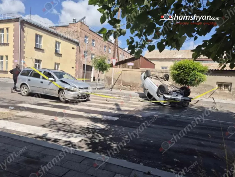 Բախվել են «Opel Astra»-ն և «ՎԱԶ 2107»-ը, վիրшվnրները ոստիկանության ծառայողներ են Բախվել են «Opel Astra»-ն և «ՎԱԶ 2107»-ը, վիրшվnրները ոստիկանության ծառայողներ են