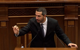 Սա «քուչա» չէ, «բազար» չէ, ինքը հայ է, չեմ ուզում իրեն ատեմ, ձեզ չենք ատում, մի սարքեք զրոյական խաղ․ Ռուբինյանը՝ ընդդիմադիրներին Սա «քուչա» չէ, «բազար» չէ, ինքը հայ է, չեմ ուզում իրեն ատեմ, ձեզ չենք ատում, մի սարքեք զրոյական խաղ․ Ռուբինյանը՝ ընդդիմադիրներին