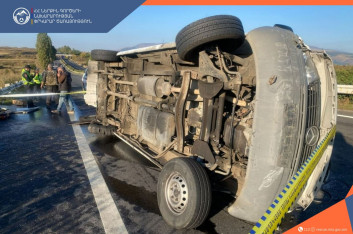 Երևան-Սևան ավտոճանապարհին «Mercedes-Benz» մակնիշի միկրոավտոբուսը կողաշրջվել է. կա 8 տnւժած