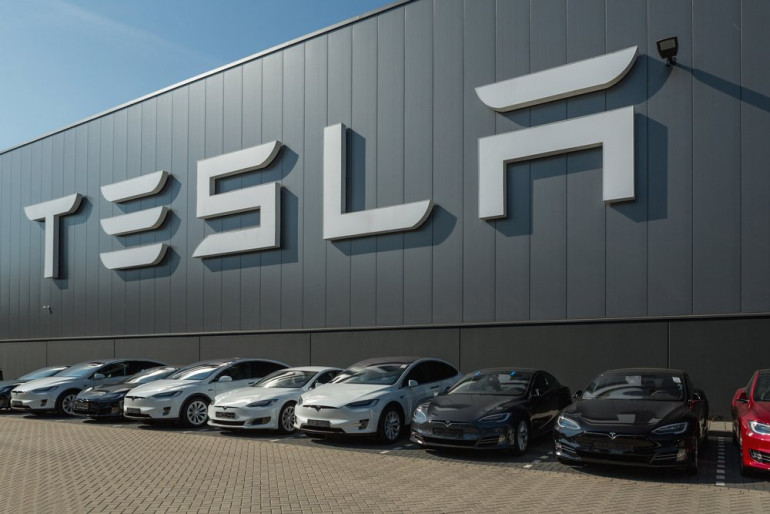 Tesla отзовет почти 6 млн автомобилей в Китае