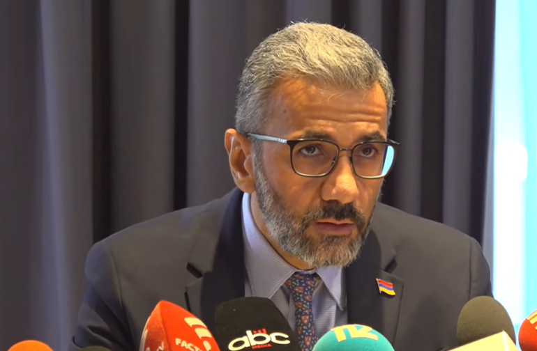 Փաշինյանն ասում է՝ համաձայն չեք հեղափոխություն արեք, ո՞նց անենք, եթե ապօրինի ցուցումներ են տալիս իրավապահներին. Հովհաննես Ավետիսյան Փաշինյանն ասում է՝ համաձայն չեք հեղափոխություն արեք, ո՞նց անենք, եթե ապօրինի ցուցումներ են տալիս իրավապահներին. Հովհաննես Ավետիսյան