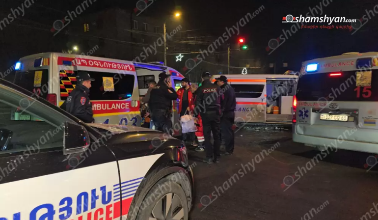 Բախվել են «Tesla»-ն, «BMW»-ն, «Mercedes»-ը, «Hongqi»-ն, «Kia»-ն և շտապօգնության ավտոմեքենան, կան տուժածներ, այդ թվում՝ երեխաներ