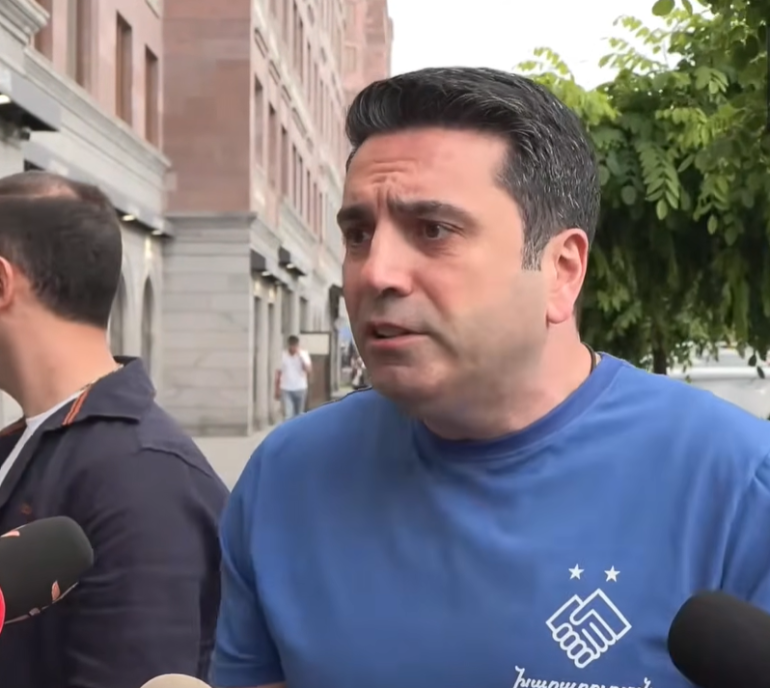 Ընդդիմությունն անելանելի վիճակի մեջ է. ակնհայտ է՝ 3 ընդդիմադիր հիմնական ուժ համարվող կուսակցությունները խնդիր ունեն նվազագույն շեմը հատելու. Ալեն Սիմոնյան Ընդդիմությունն անելանելի վիճակի մեջ է. ակնհայտ է՝ 3 ընդդիմադիր հիմնական ուժ համարվող կուսակցությունները խնդիր ունեն նվազագույն շեմը հատելու. Ալեն Սիմոնյան