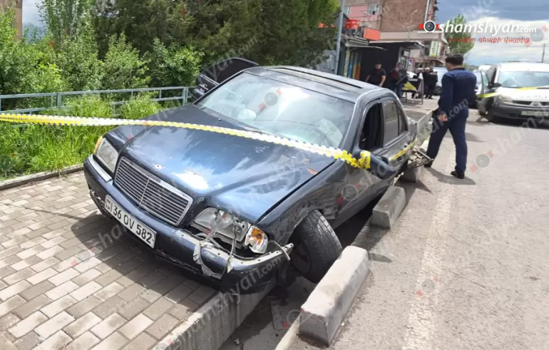 «Mercedes»-ը Նոր Գեղիի գյուղապետարանի մոտ բախվել է «Հայ մամուլ»-ի մեքենային, ապա վրшերթի ենթարկել հետիոտնին, կան տուժածներ