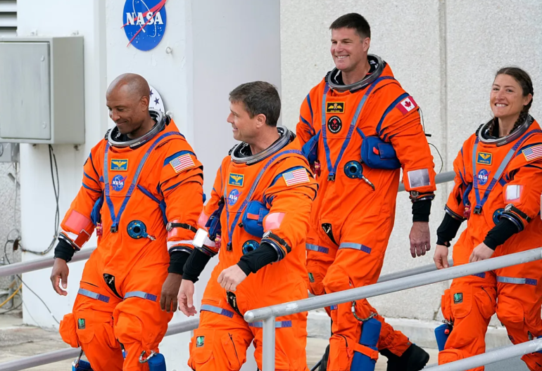 Artemis II spacecrew prepare for historic moon flyby Artemis II spacecrew prepare for historic moon flyby