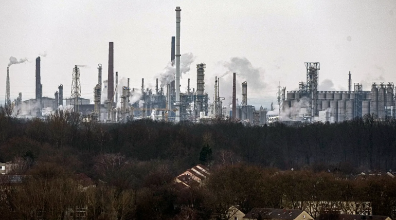 Four EU countries push Brussels to ease carbon market pressure on industry Four EU countries push Brussels to ease carbon market pressure on industry