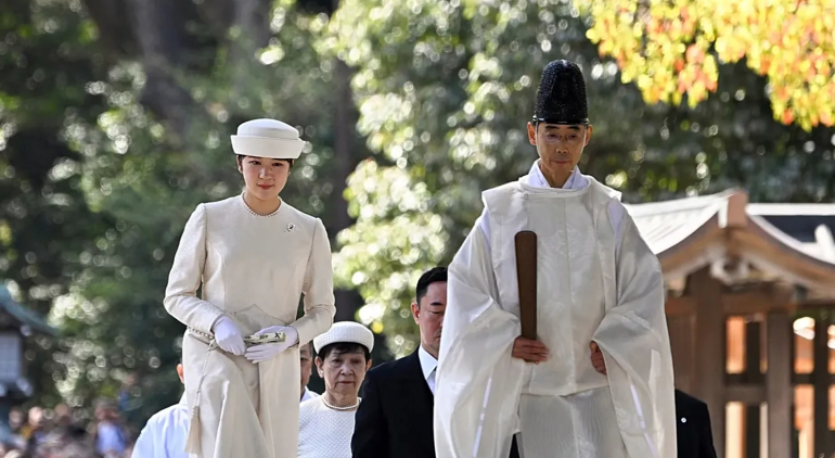 Japan revises imperial succession law but retains ban on female emperors Japan revises imperial succession law but retains ban on female emperors
