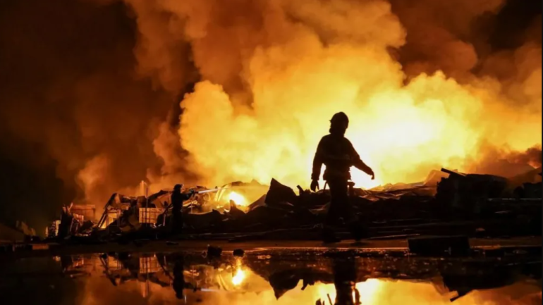 Russian ballistic missile strike on Kyiv kills 14 and injures 22, officials say Russian ballistic missile strike on Kyiv kills 14 and injures 22, officials say