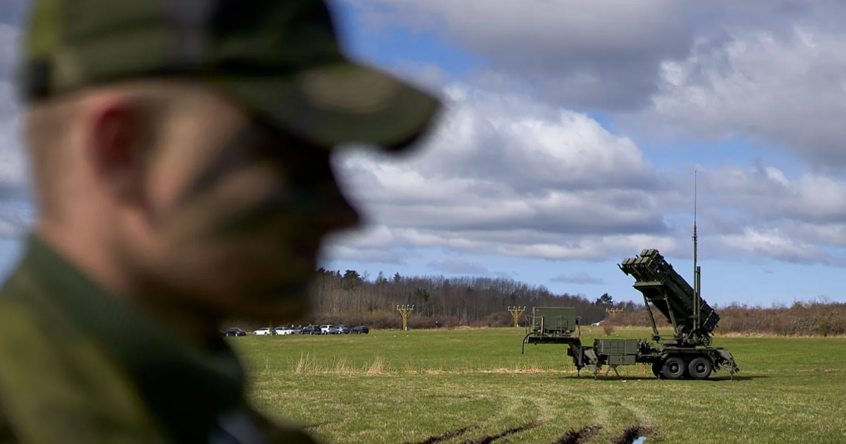 US allegedly holding up delivery of Patriot air defence missiles , Zelenskyy says
