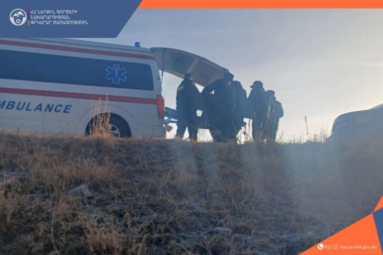 Ավտոմեքենան դուրս է եկել ճանապարհի երթևեկելի հատվածից և շրջվել, կա երկու տnւժած