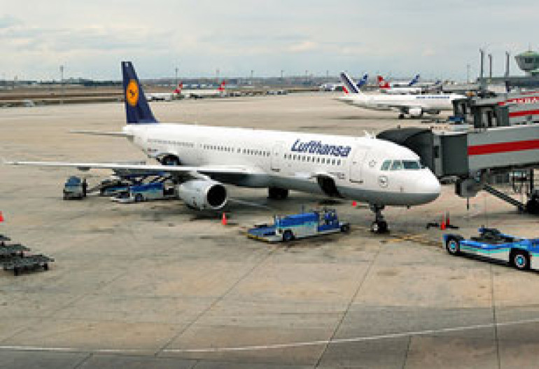 Над Стамбулом взорвался двигатель самолета Airbus