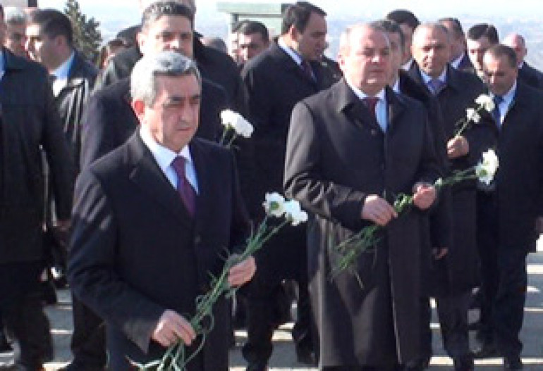 Serzh Sargsyan laid flowers to Vazgen Sargsyan's grave