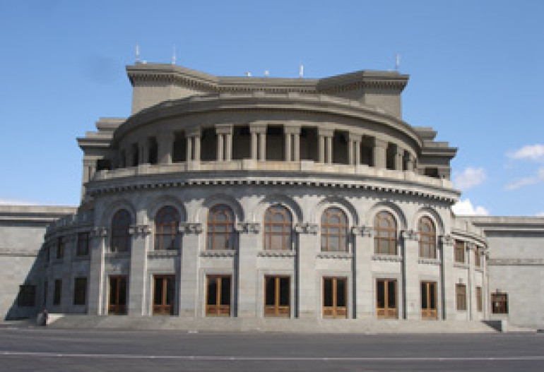 Всемирно известное армянское сопрано выступит с гала-концертом на родине