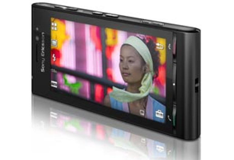 Коммуникатор Sony Ericsson Idou появится в продаже в октябре