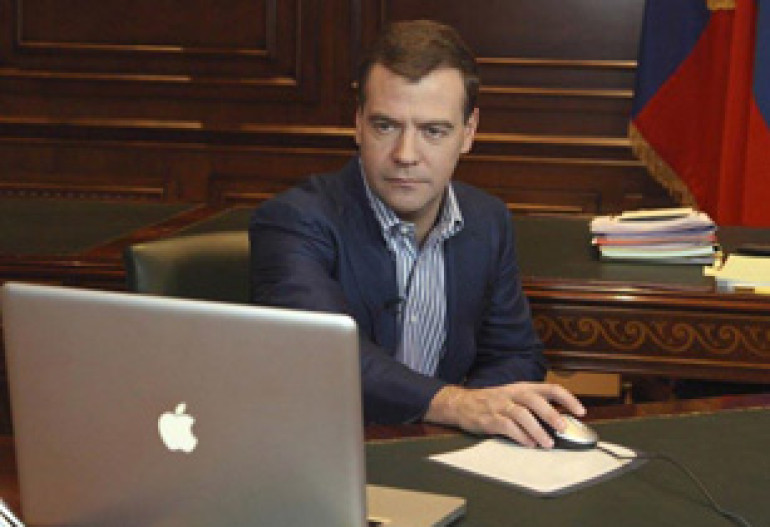 Медведев позавидовал интернету в Армении