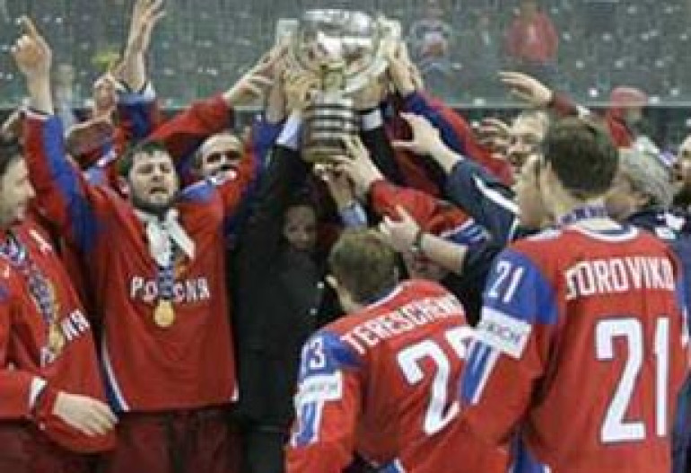 Сборная России по хоккею стала чемпионом мира второй год подряд