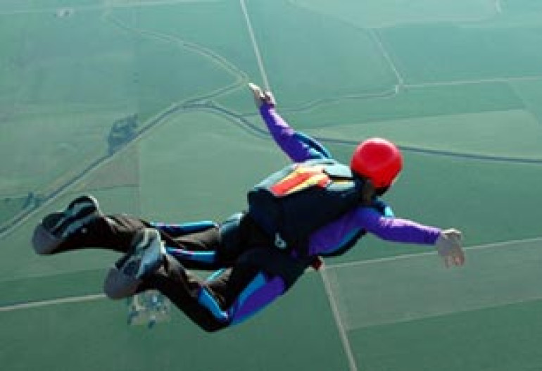 Парашютист упал на горный склон с высоты 1800 метров и остался жив 