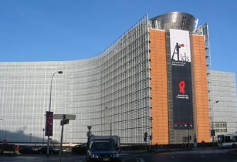 Причиной эвакуации из здания Еврокомиссии в Брюсселе стала утечка горячей воды