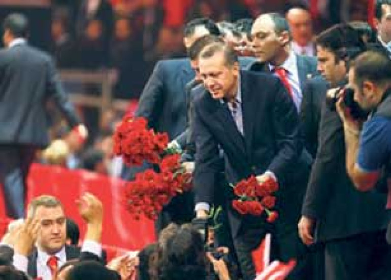 Turkey’s Concerned For its Ethnic Minorities? Erdogan Meets with Roma in Istanbul