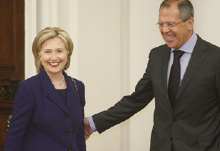 Hillary Clinton to Depart for Moscow, Meet with Senior Russian Officials