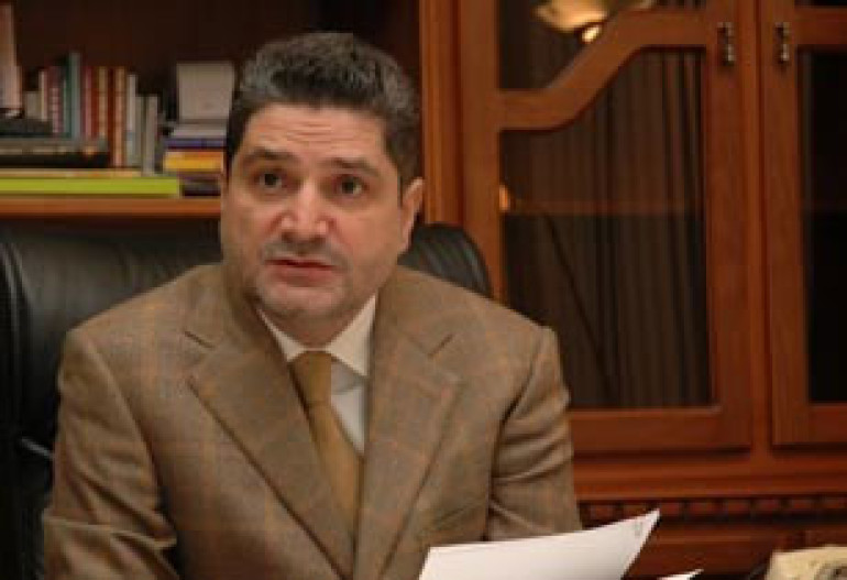 And This is Supposed to Make Us Feel Better? Not Only Economic Minister Who Has Shortcomings, Says Armenia’s PM