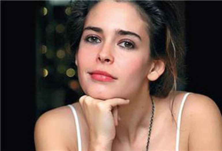 Turkish Actress Subjected to Death Threats for Acknowledging Armenian Genocide