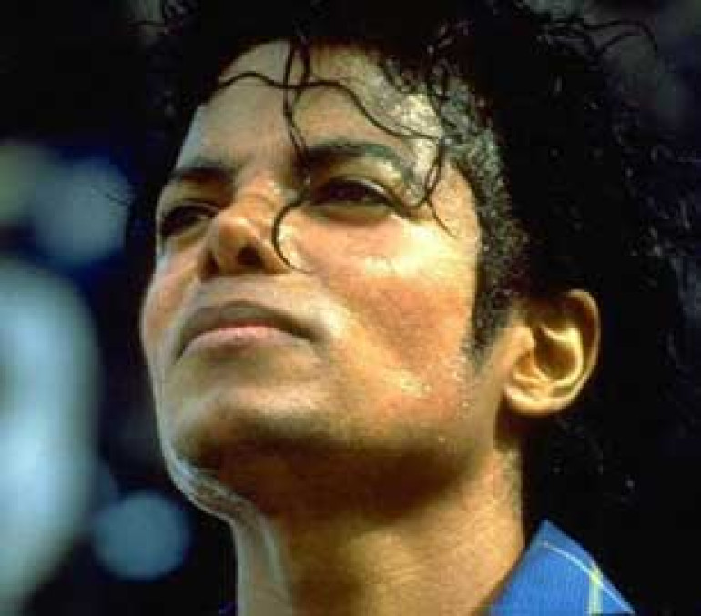 Michael Jackson’s Doctor Appears in Court 
