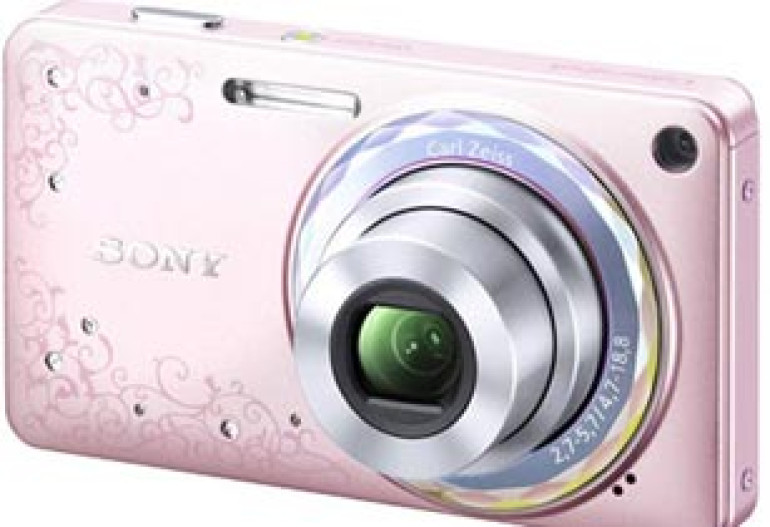 Sony сделала ставку на внешний вид фотокамер