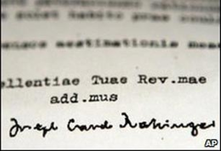 Vatican Backs Pope in Letter Row 