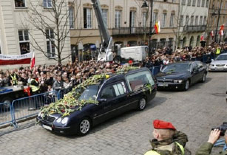 Polish first lady's body is returned to Warsaw 