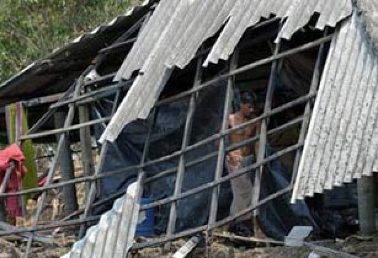 В результате урагана в Индии погибли 56 человек