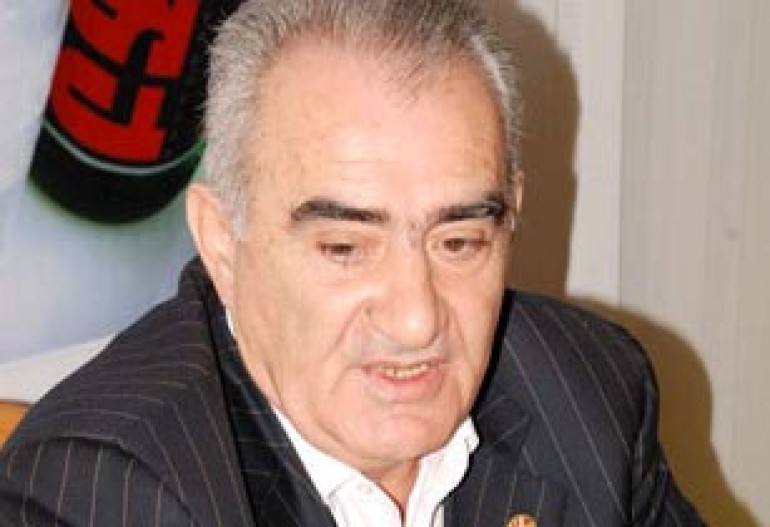 Литература привела филолога в политику