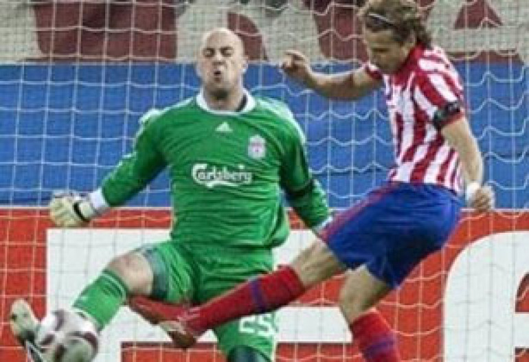 Atletico Madrid Defeated Liverpool Thanks to Forlan