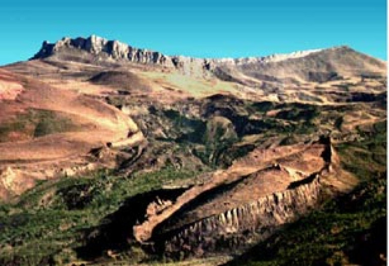 Evangelists Claim to Have Found Noah's Ark - 4000m up Mountain  