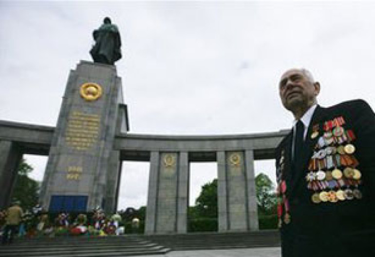 9 мая в Берлине осквернили памятник советским воинам