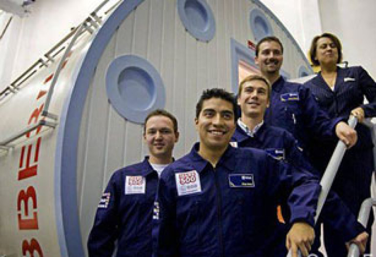 'Cosmonauts' Chosen for Mars Test 