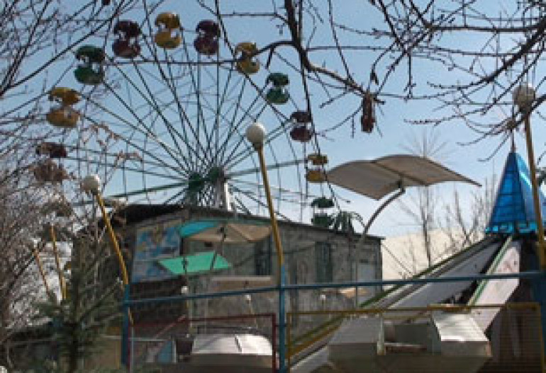 Typhoon Was Illegally Installed While Other Merry-Go-Rounds in Hakhtanak Park Undergo Tech Exam
