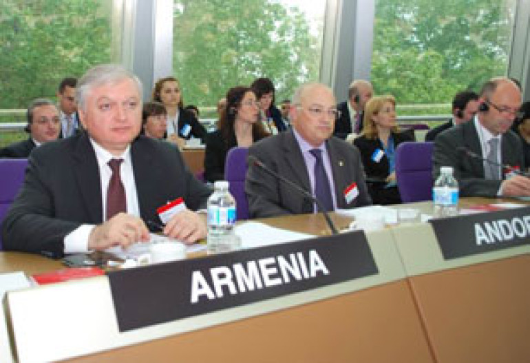  Azerbaijan Distorts the Essence of Talks over Karabakh: Edward Nalbandyan 