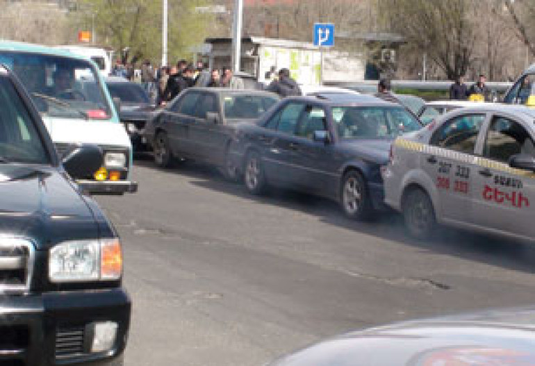 В Ереване идут работы по строительству подземных автостоянок
