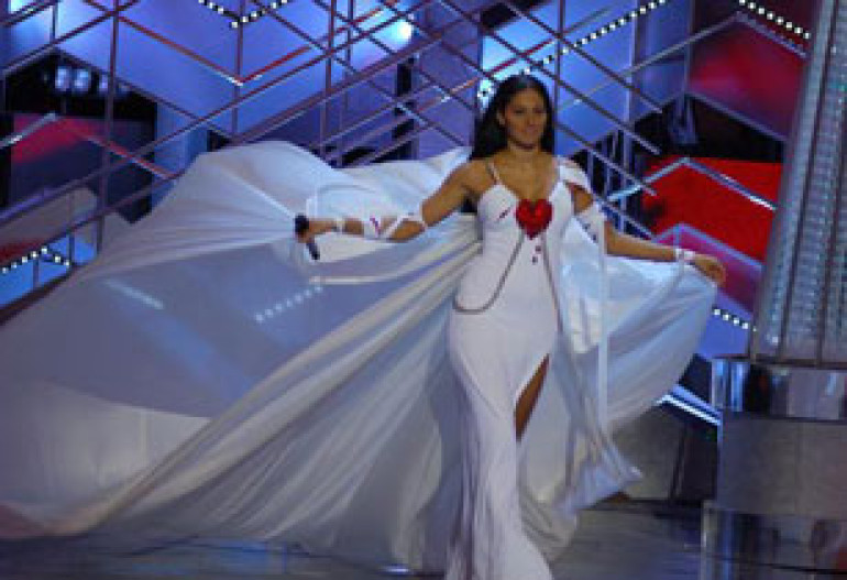 Eva Rivas Will Have a Magic Show in Oslo