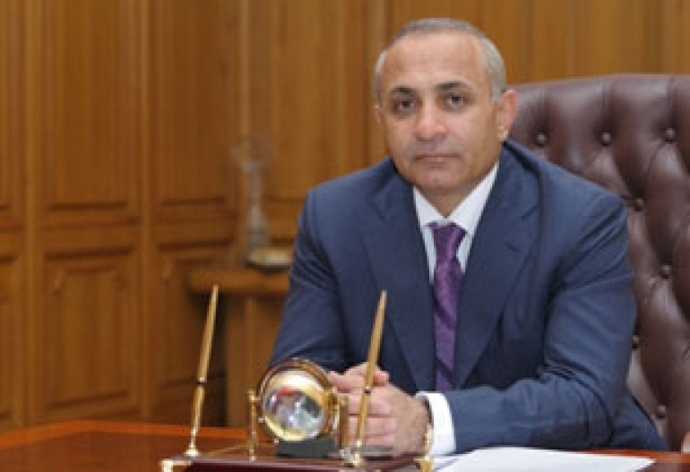 NA Chairman is Discontent with Government Working Style 