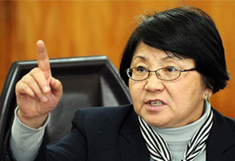 Kyrgyzstan's Interim Leader Named President Until End of 2011